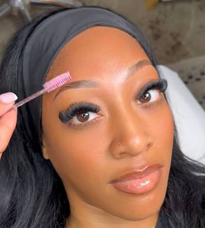 Brow styling with a spoolie brush